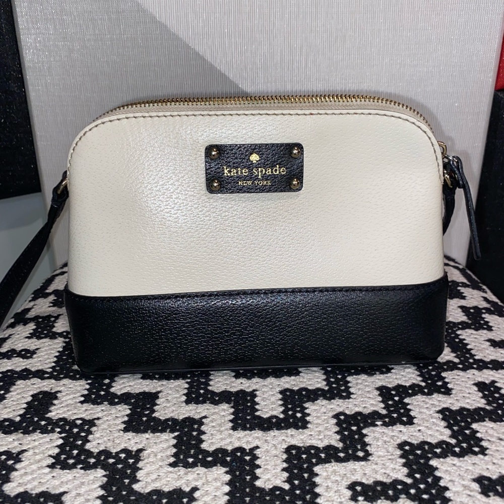 Kate Spade Small Leather crossbody bag crème and black 🖤